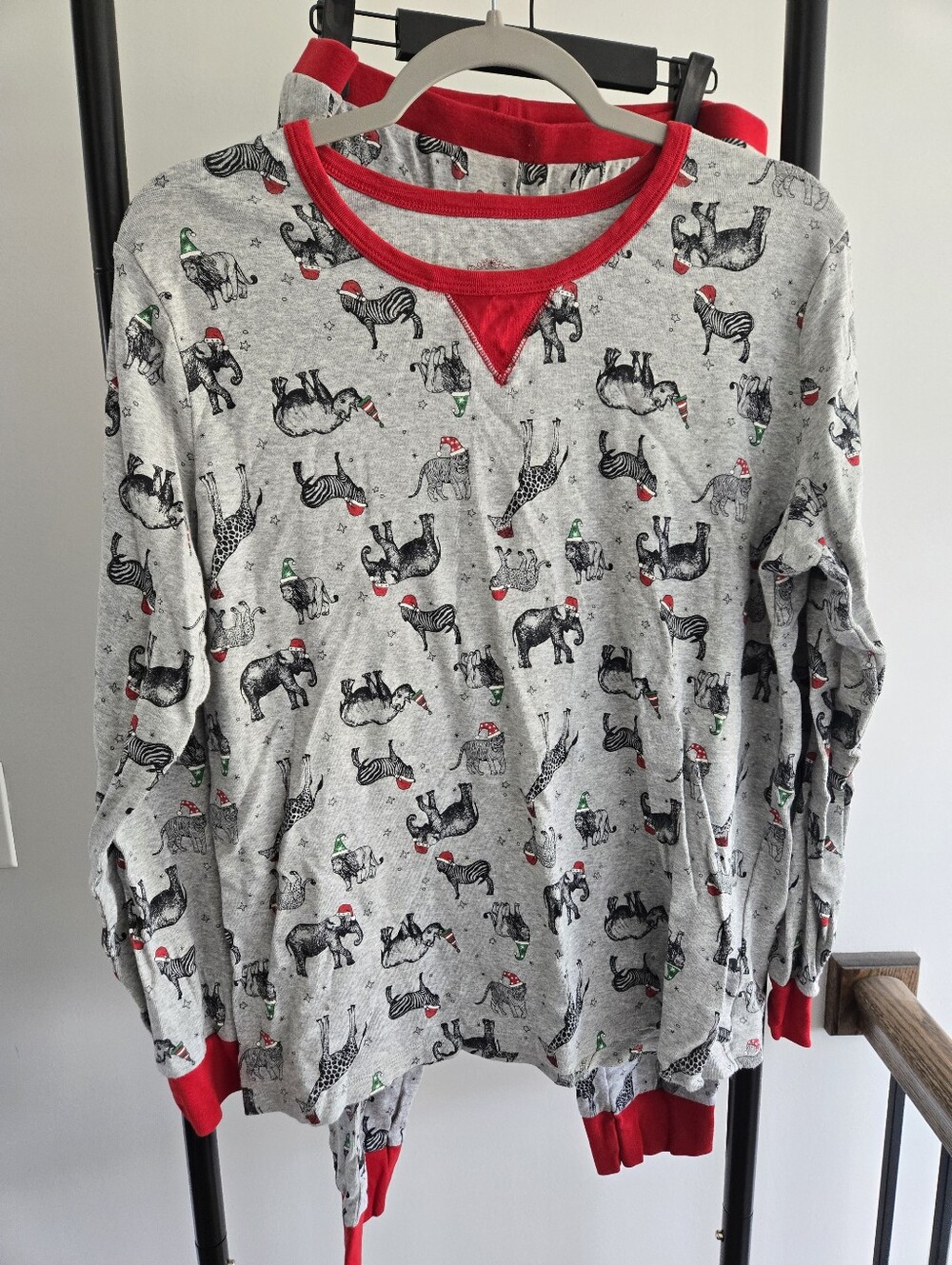 Wondershop Target Holiday Animal Pajama Set Gray Red Women(TOP XXL & BOTTOMS XL)